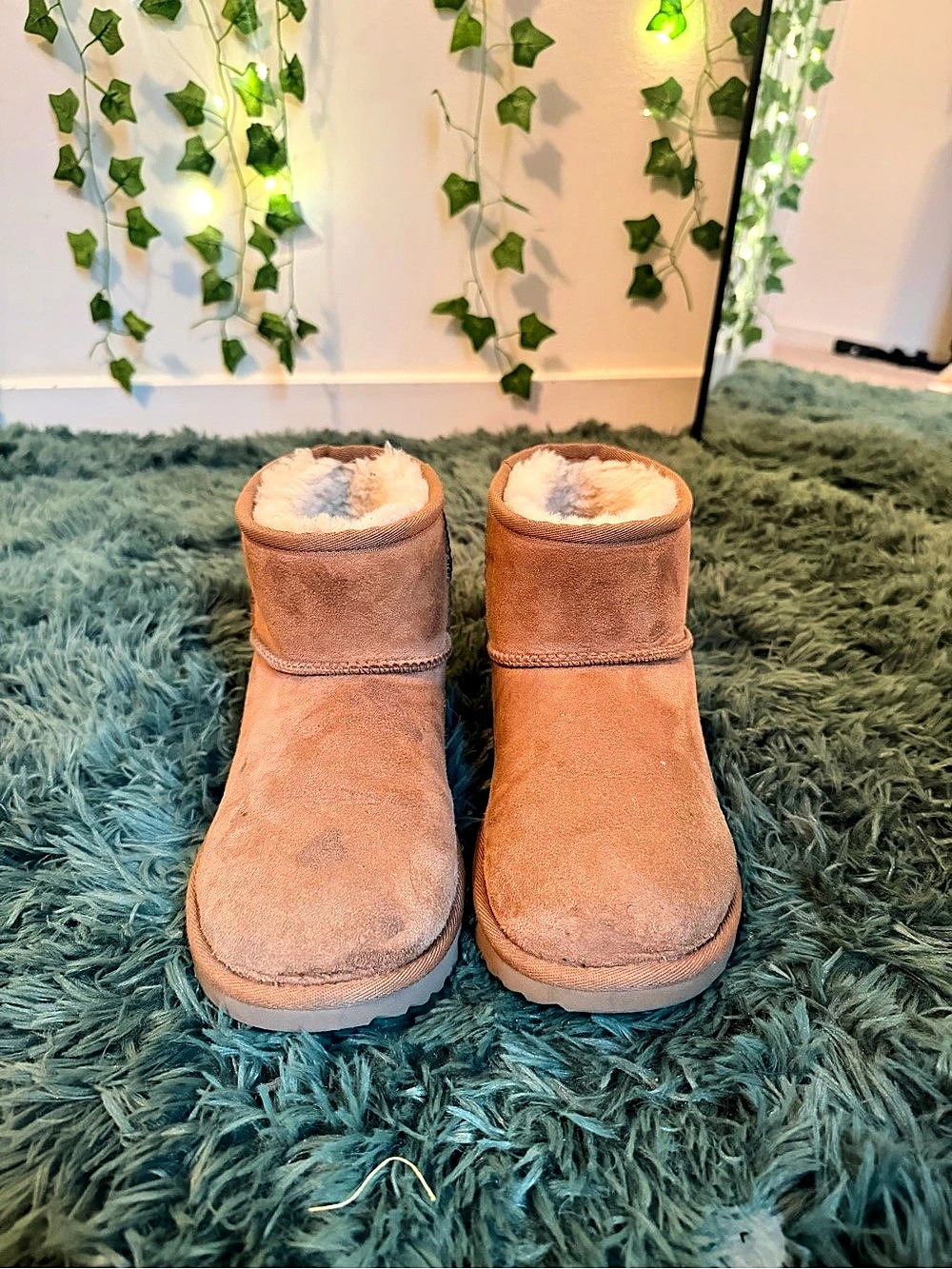 UGG Classic Ultra Mini Winter Boots Brown US 6